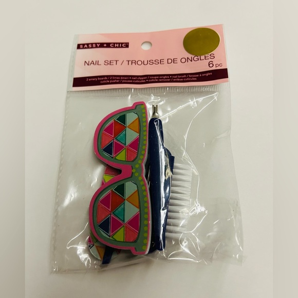 New Sassy + Chic Purple Nail Grooming Kit 6 Pieces Home or Travel Great Gift - Picture 13 of 16